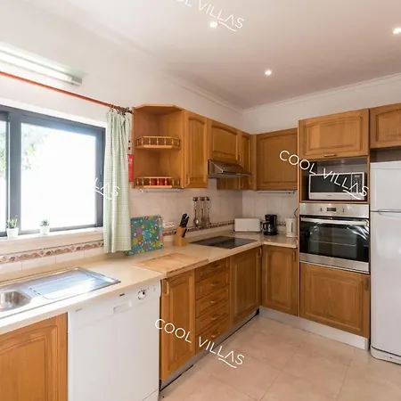 Laurent - Beachfront And Center *